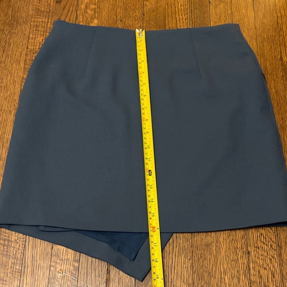 Aritzia Babaton Asymmetrical Elegant Gray Women's Mini Skirt - Picture 5 of 9